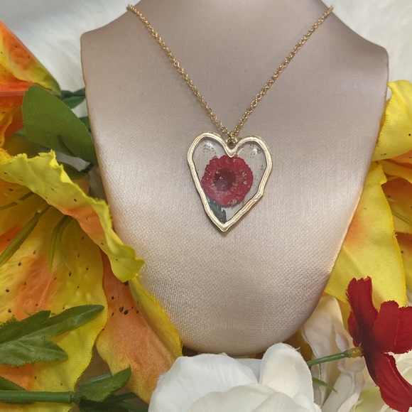 NEW! Red Pressed Flower Gold Edged Heart Pendant Necklace - Picture 6 of 6